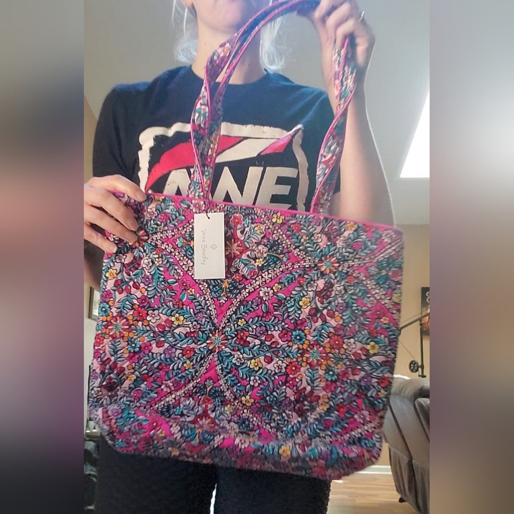 NWT Iconic Tote - Picture 5 of 5